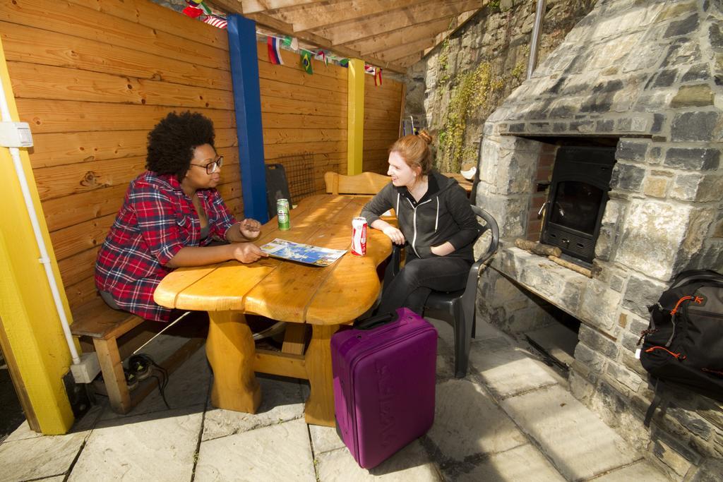 Cashel Holiday Hostel Exterior photo