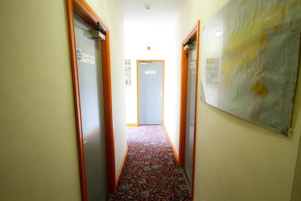 Cashel Holiday Hostel Exterior photo